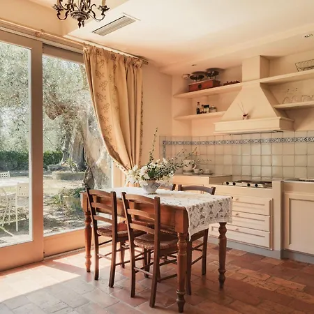 In Einem In Den Huegeln- Mit Garten Und Pool By Interhome Appartamento Pesaro