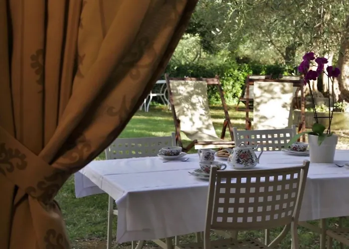 In Einem In Den Huegeln- Mit Garten Und Pool By Interhome