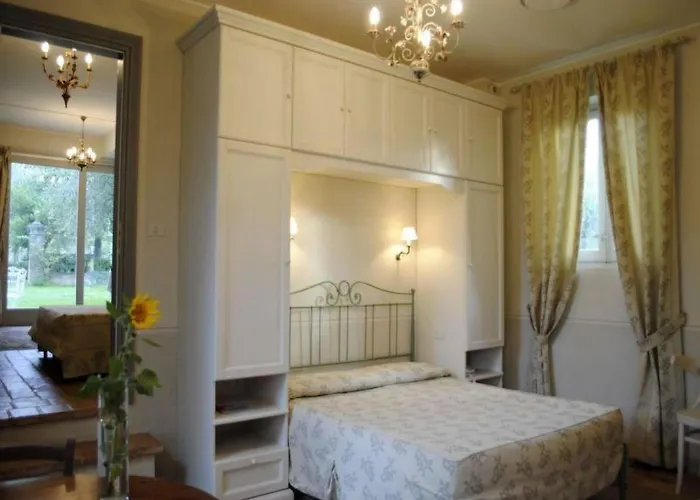 Apartment In Einem In Den Huegeln- Mit Garten Und Pool By Interhome