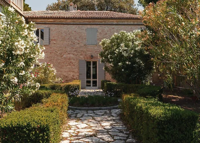 In Einem In Den Huegeln- Mit Garten Und Pool By Interhome *