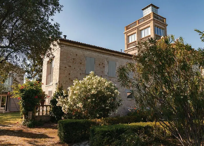 Appartamento In Einem In Den Huegeln- Mit Garten Und Pool By Interhome