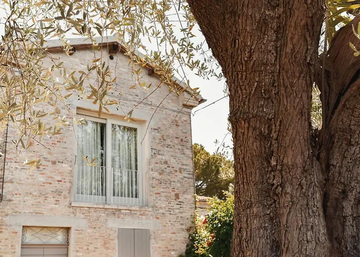 In Einem In Den Huegeln- Mit Garten Und Pool By Interhome Appartamento *