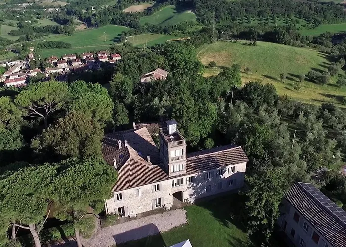 In Einem In Den Huegeln- Mit Garten Und Pool By Interhome Pesaro