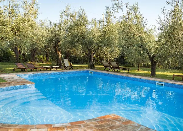 Appartamento In Einem In Den Huegeln- Mit Garten Und Pool By Interhome Pesaro