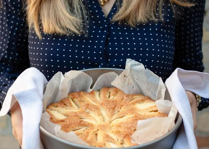 In Einem In Den Huegeln- Mit Garten Und Pool By Interhome